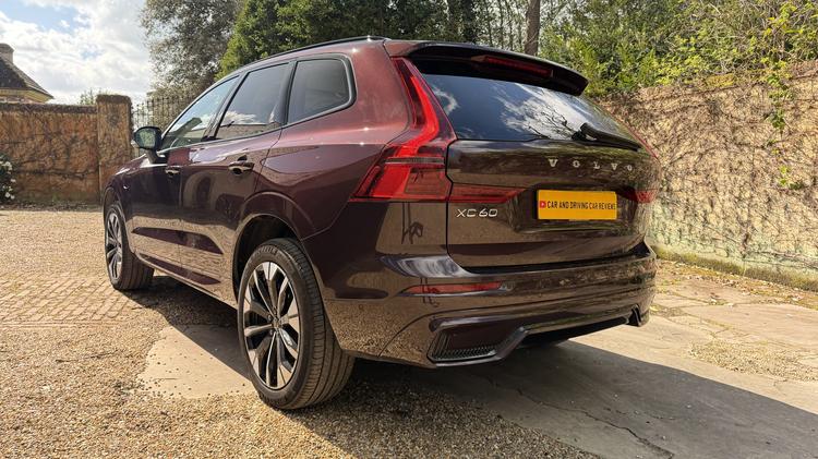 VOLVO XC60 ESTATE 2.0 T6 [350] PHEV Plus Dark 5dr AWD Geartronic